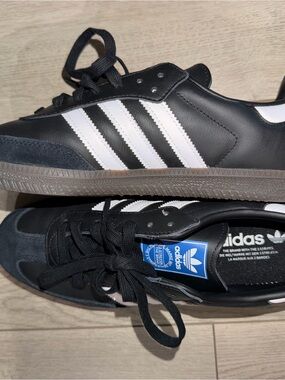 adidas samba Men's Black & White Classic Sneakers worn lightly 1x